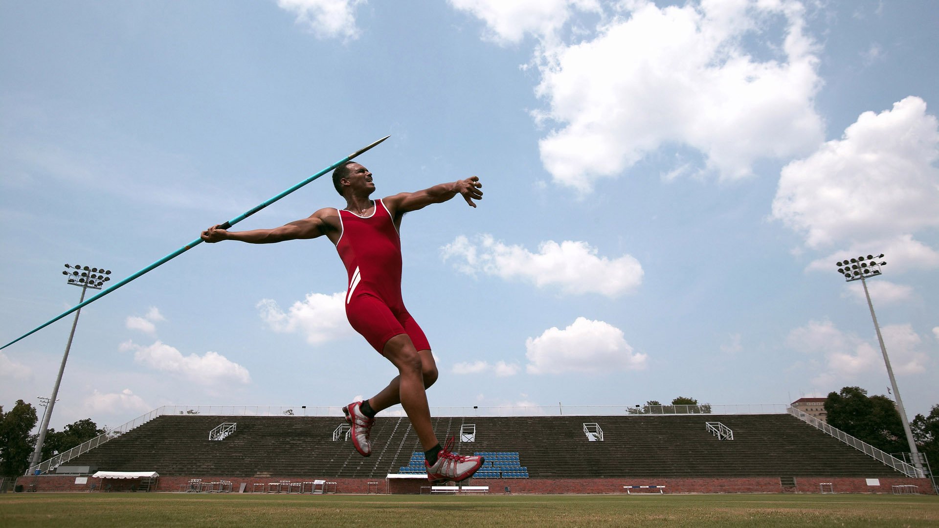 纳达尔关键破发点制胜 鏖战五盘晋级法网半决赛
