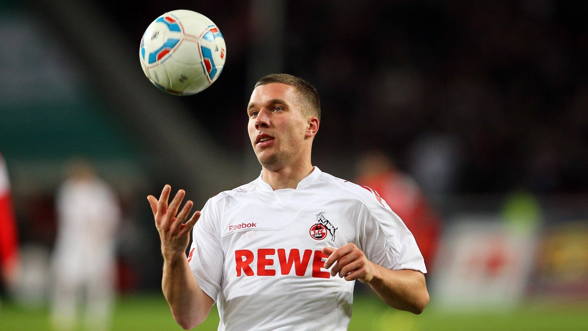 姆巴佩帽子戏法助巴黎圣日耳曼登顶法甲，里昂爆冷负升班马